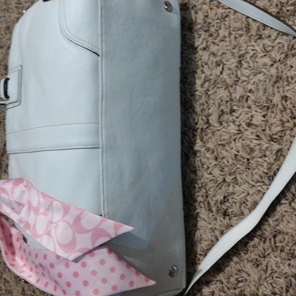 Coach purse - Picture 3 of 3